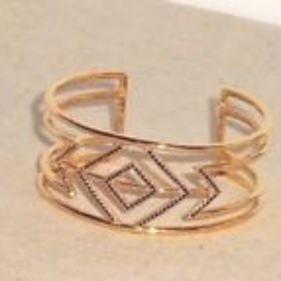 Pave Sphinx Cuff - Picture 3 of 4